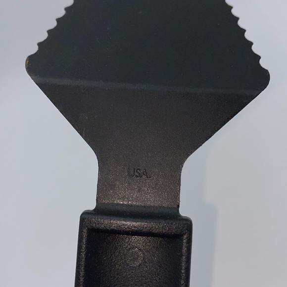 Pampered Chef Pie Cake Server Slicer Serrated Nylon Plastic - Picture 5 of 11